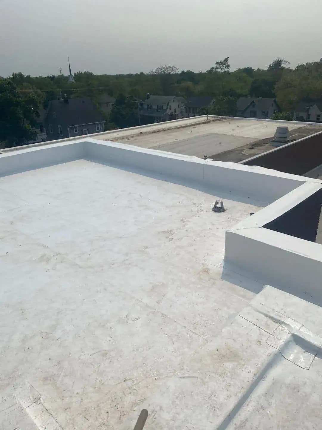 featured-image-why is my flat roof leaking?